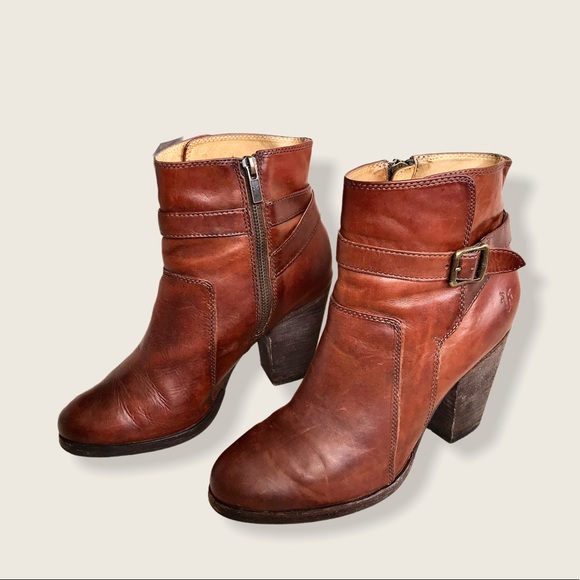 Frye Pattie Cognac Leather Belt Cute Ankle Booties - Picture 12 of 16